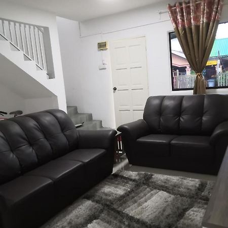 Abah 2 Room Homestay Pasir Gudang Εξωτερικό φωτογραφία