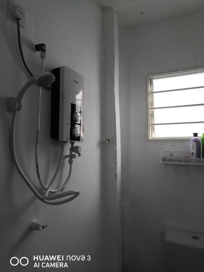 Abah 2 Room Homestay Pasir Gudang Εξωτερικό φωτογραφία