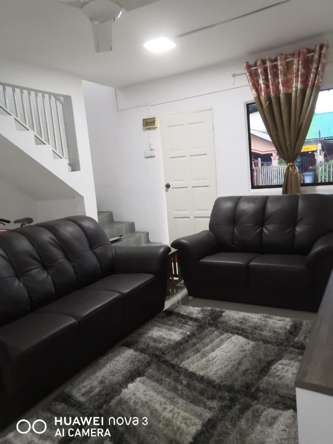 Abah 2 Room Homestay Pasir Gudang Εξωτερικό φωτογραφία